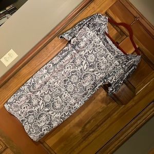3/$30 dresses!! Banana Republic short sleeve grey and white floral dress